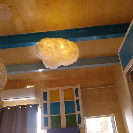 Triesti דירה